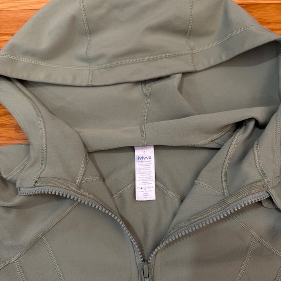 Ivivva (Lululemon) Hooded Define Style Jacket in Light Green - Girls Size 10 - Picture 4 of 9